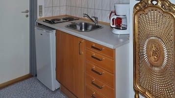 冰箱、微波炉、炉灶、茶具/咖啡用具