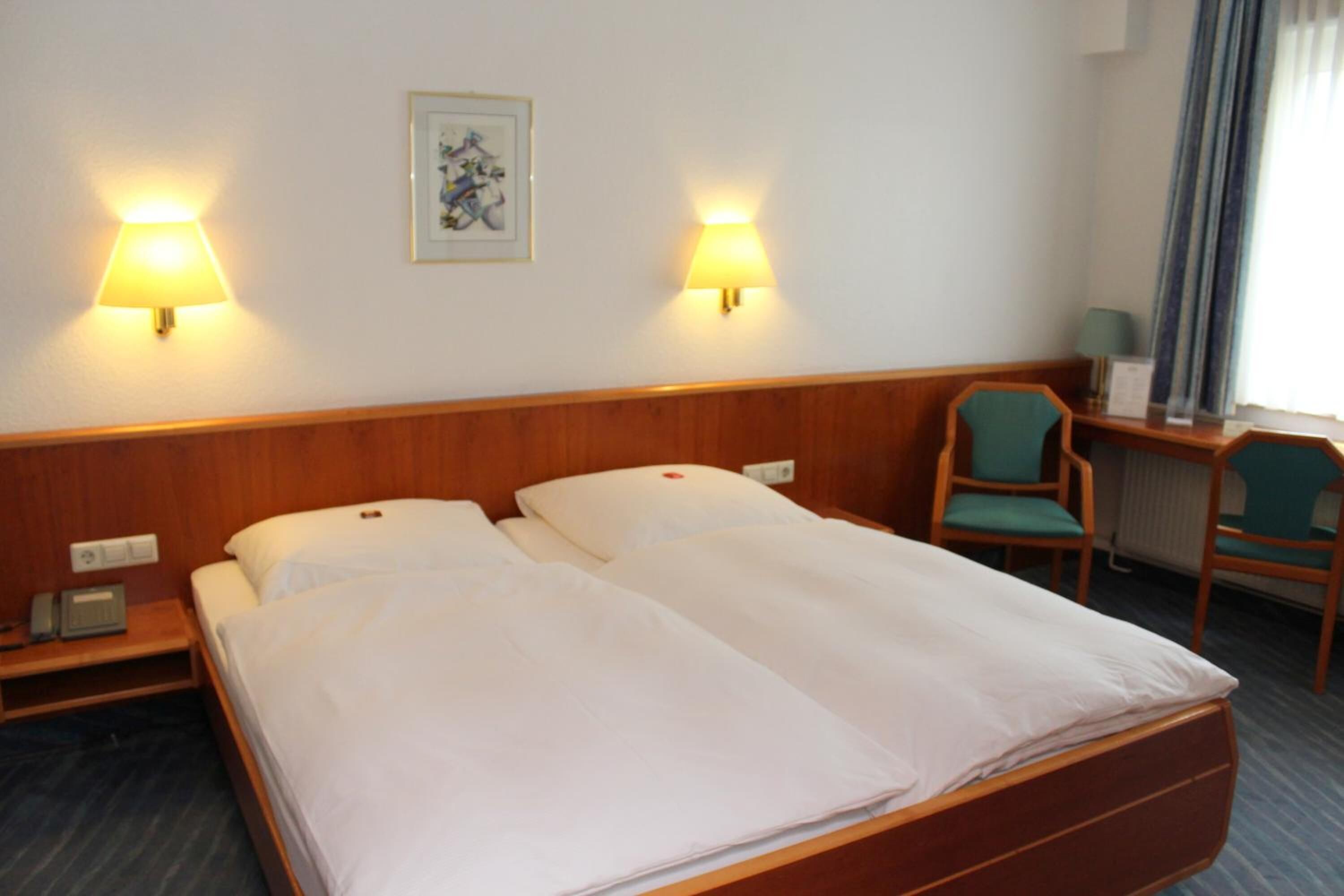 desk, soundproofing, free wifi, bed sheets