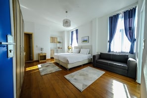 Quarto casal standard | Escrivaninha, Wi-Fi de cortesia
