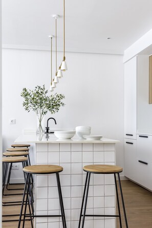 Lave-vaisselle, cafetière/bouilloire, bouilloire électrique