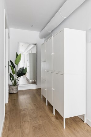 Apartment, 3 Bedrooms | Living area | 36-inch flat-screen TV with cable channels, TV