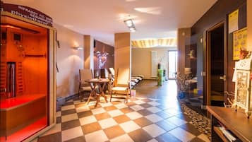 Tratamientos corporales, tratamientos faciales y manicures y pedicures