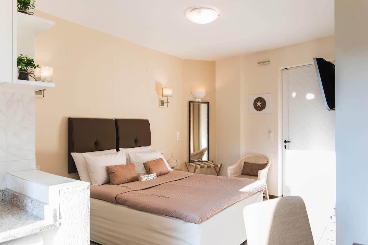 Desk, blackout drapes, iron/ironing board (on request), bed sheets