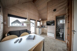 32-Zoll-Flachbildfernseher mit Satellitenempfang, Fernseher