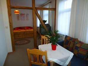 Studio, 1 King Bed, Non Smoking | Blackout drapes, free WiFi, bed sheets - Pension Thaler Hof (Thale)