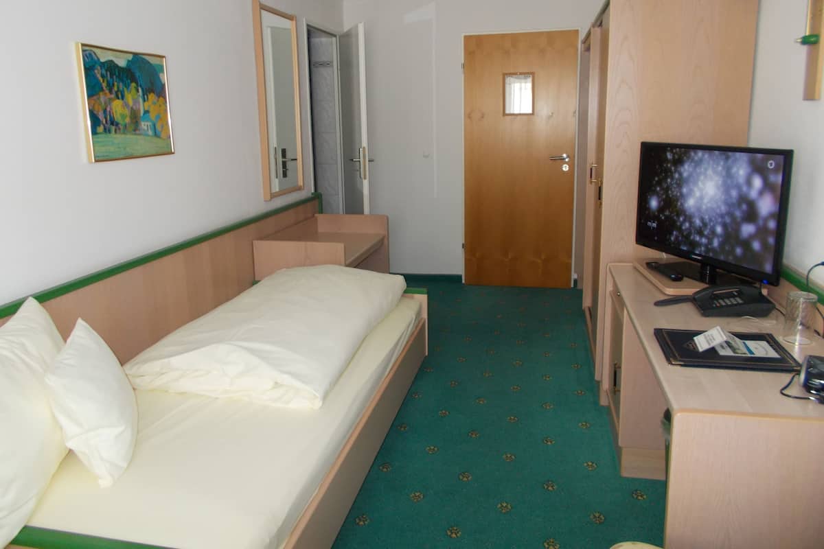 Eenpersoonskamer | Gratis babybedden, extra bedden, gratis wifi, beddengoed