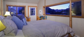 1 Block Off Elk Avenue! Bubbelbad och stor gård. Sover upp till 10! Boka för vintern