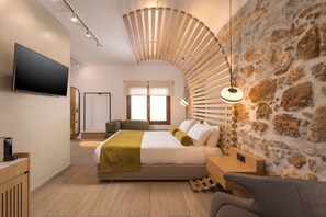 Superior-Studiosuite | Hochwertige Bettwaren, Zimmersafe, Verdunkelungsvorhänge