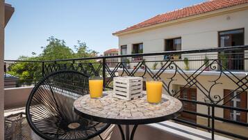 Deluxe Studio Suite | Balcony