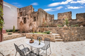 Evlimeni Suites (Ground Floor)