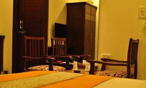 Executive Double or Twin Room | Desk, free WiFi