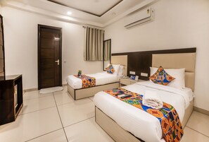 Deluxe kamer, 1 tweepersoonsbed, niet-roken, uitzicht op de stad | Luxe beddengoed, pillowtop-bedden, extra bedden (toeslag), gratis wifi