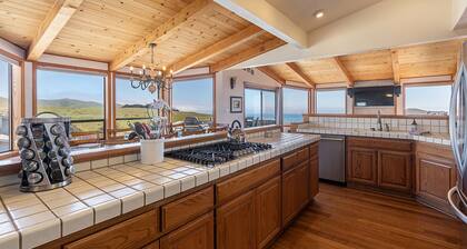 Hermosa South Harbor Home, excelente océano y vistas pastorales. Point View House