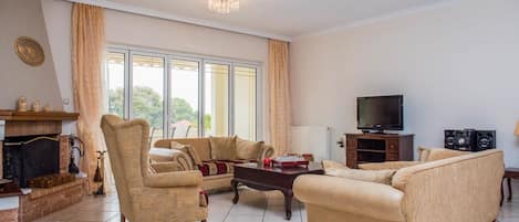 Apartment | Wohnzimmer | Flachbildfernseher