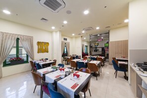 Breakfast area - Hotel Park 45 (Zagreb)