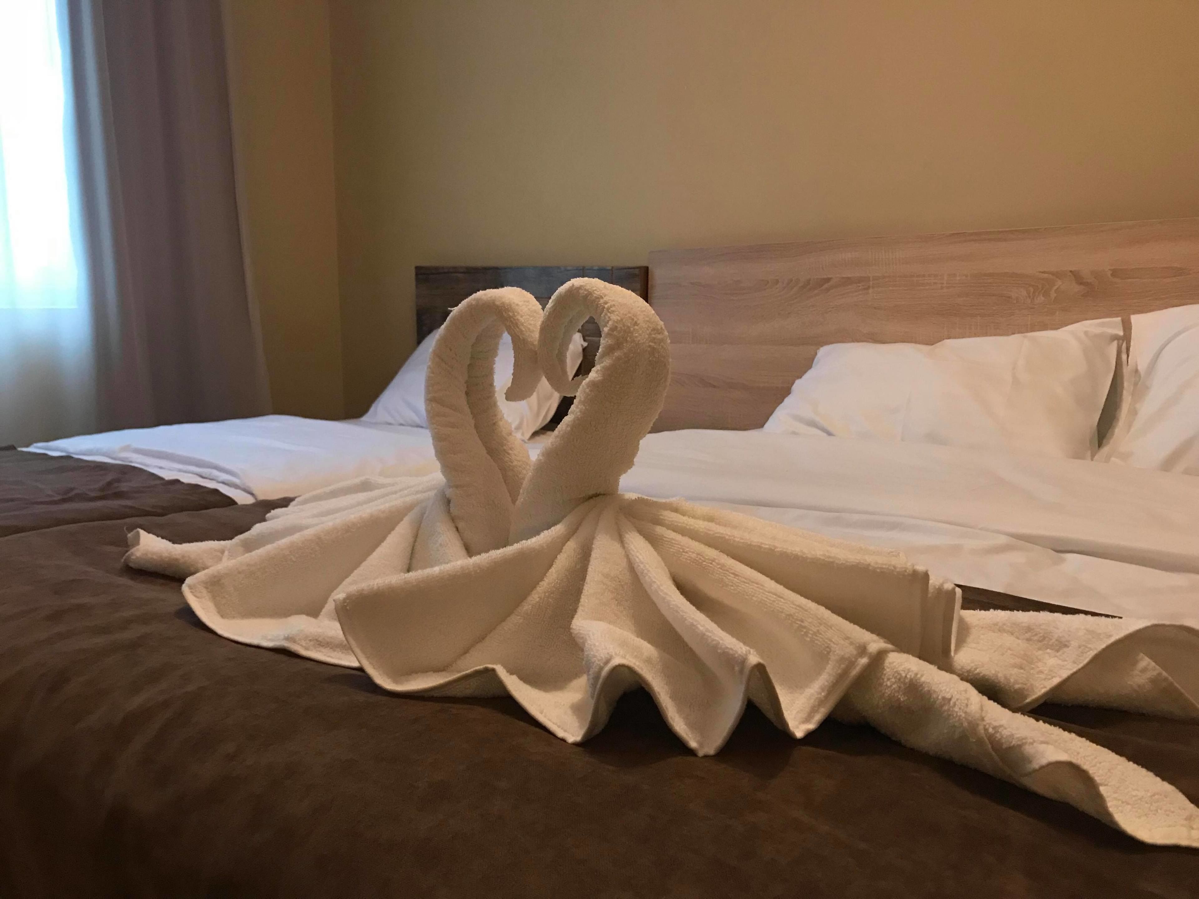 Classic Triple Room, Multiple Beds, Non Smoking, Garden View | Free WiFi, bed sheets