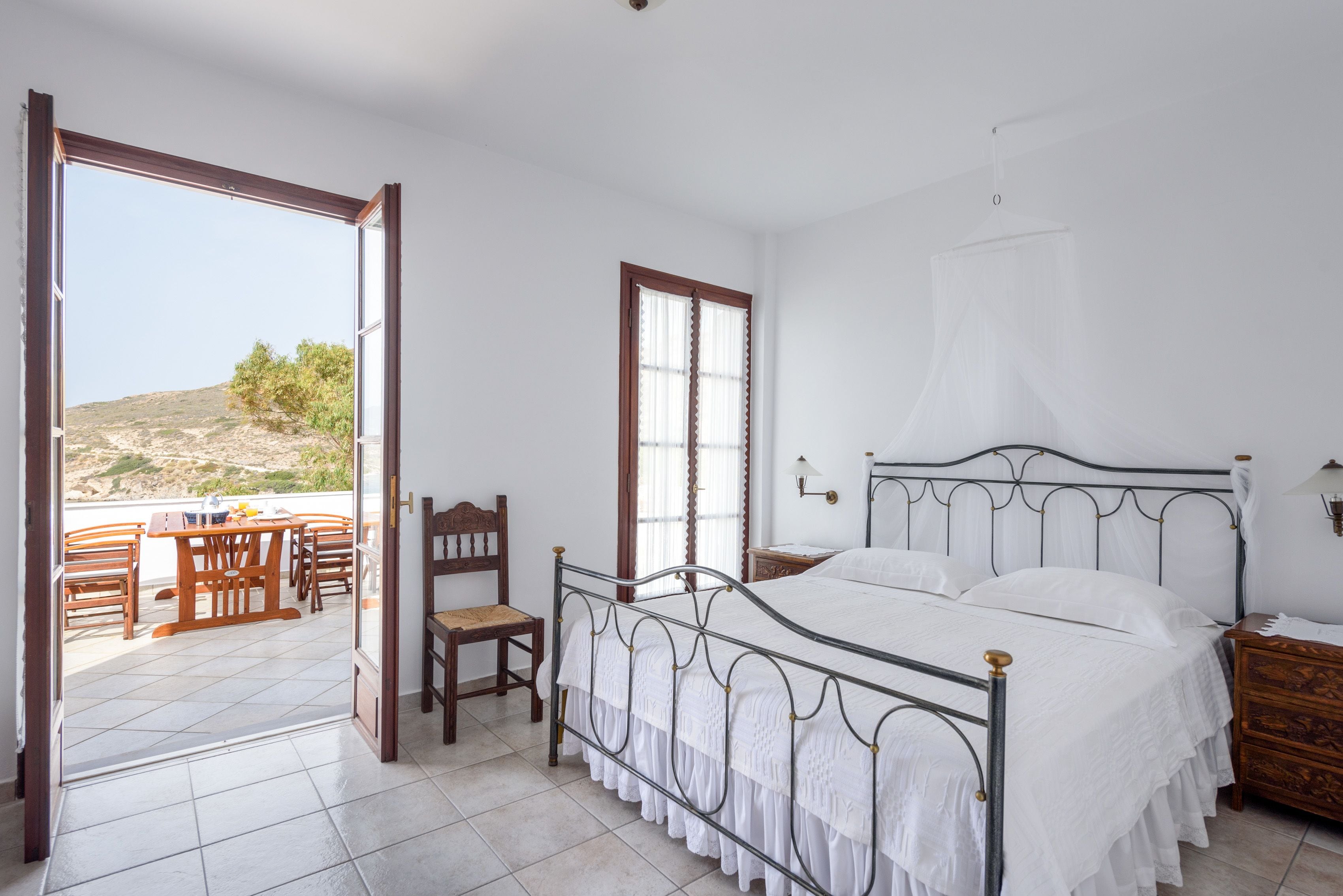 Penthouse 2 Bedroom Apartment | Literie de qualité supérieure, coffres-forts dans les chambres, bureau