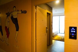 In-room safe, blackout curtains, iron/ironing board, free WiFi - GLOW INN South Pattaya (Pattaya)