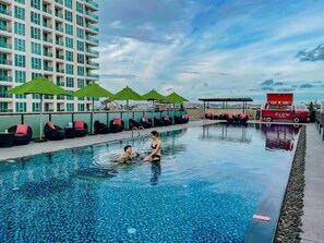 Kolam renang terbuka 