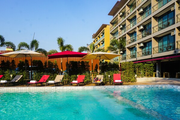 Front of property - GLOW INN South Pattaya (Pattaya)