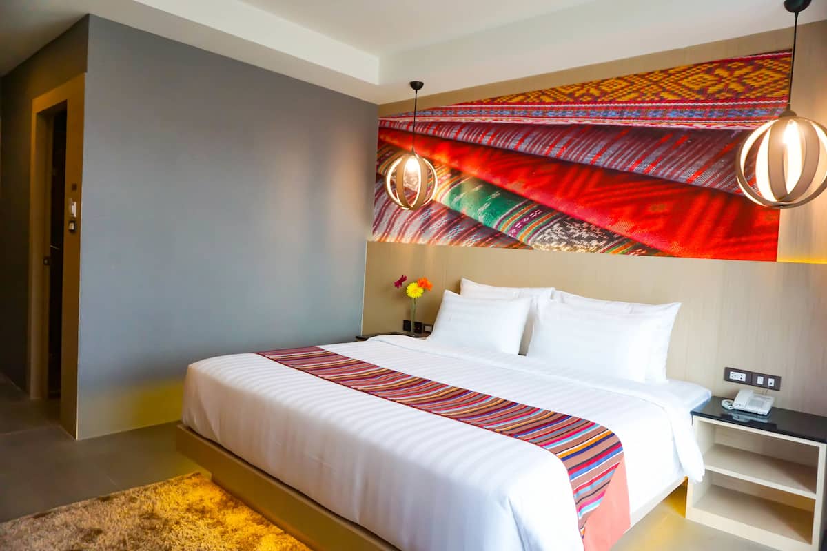 Deluxe Double Room | Coffre-fort, rideaux d’obscurcissement, fer et planche à repasser
