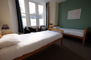 Twin Room (Room 1) | Free WiFi, bed sheets - Wayfarers Independent Hostel (Penrith)