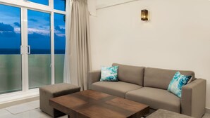 Unclassified image, 2 of 21, button - Loft on the 5th (Colombo)