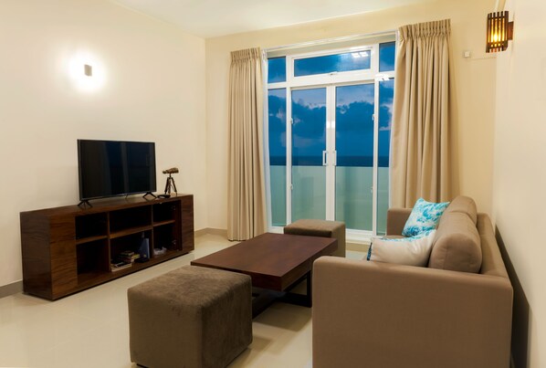 3-Bedroom Apartment | Living area