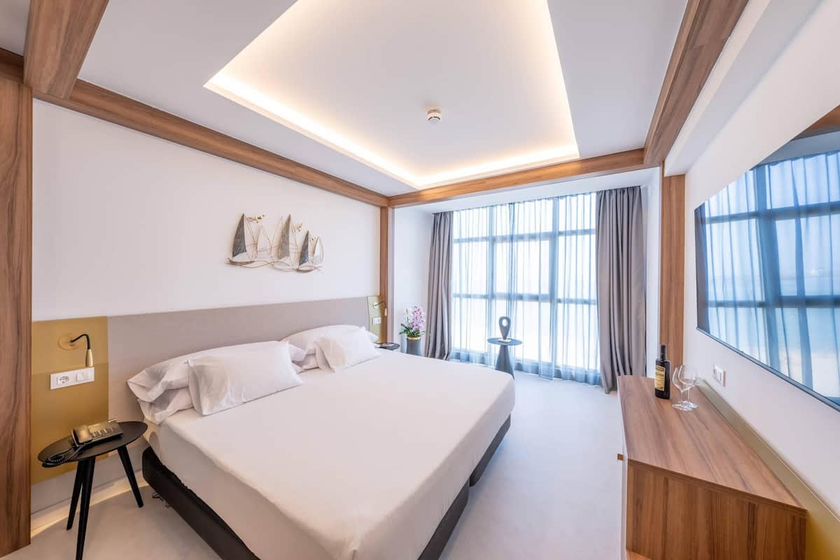 Phòng Tiêu chuẩn, 2 giường đơn, không hút thuốc | Minibar, két bảo mật tại phòng, bàn, màn/rèm cản sáng 
