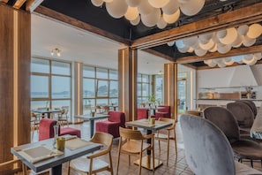 Lounge - Hotel Faranda Rias Altas, Ascend Hotel Collection (Oleiros)