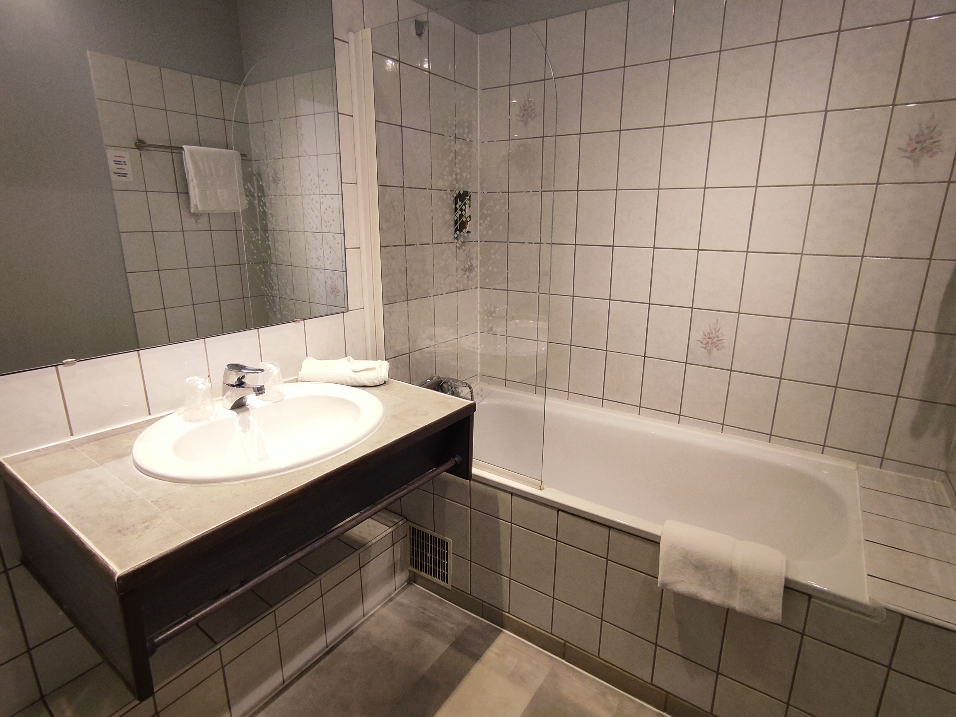 twin room | bathroom | shower, free toiletries, hair dryer, towels