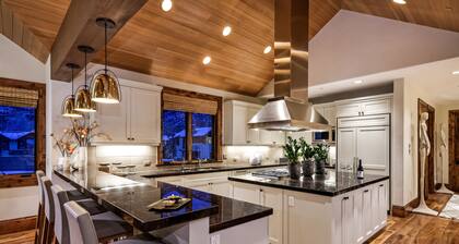 Winter or Summer Large Family Home - Walk to Gondola or Aspen Village Ammenities
