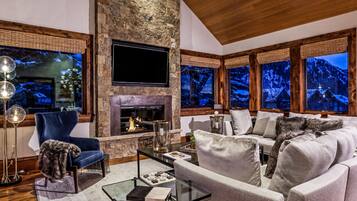 Smart TV, chimenea, videojuegos y reproductor de DVD