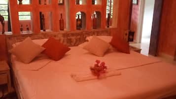 Classic Villa, 4 Bedrooms, Sea View | 4 bedrooms, desk, free WiFi, bed sheets