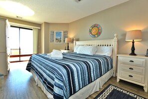 2 slaapkamers, een strijkplank/strijkijzer, reisbedje, gratis wifi