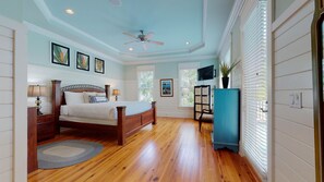 6 soverom, strykejern/-brett, wi-fi (inkludert) og sengetøy