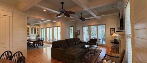 Televisie en een tafeltennistafel