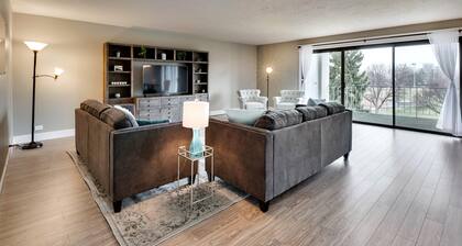 Downtown Condo - Walk to Parks, Restaurants, Nightlife, and work.