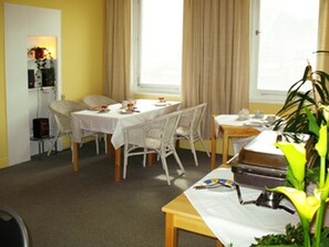 Se ofrece un desayuno continental (8.50 EUR por persona)