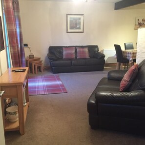 Family Apartment, Multiple Beds, Non Smoking | Living room | Flat-screen TV, video-game console - Ardbrae Apartment (Inverness)