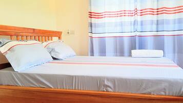 1 habitación, tabla de planchar con plancha, wifi y ropa de cama