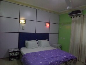 Phòng Deluxe, 1 giường cỡ queen, không hút thuốc | 1 phòng ngủ, truy cập Internet không dây miễn phí 