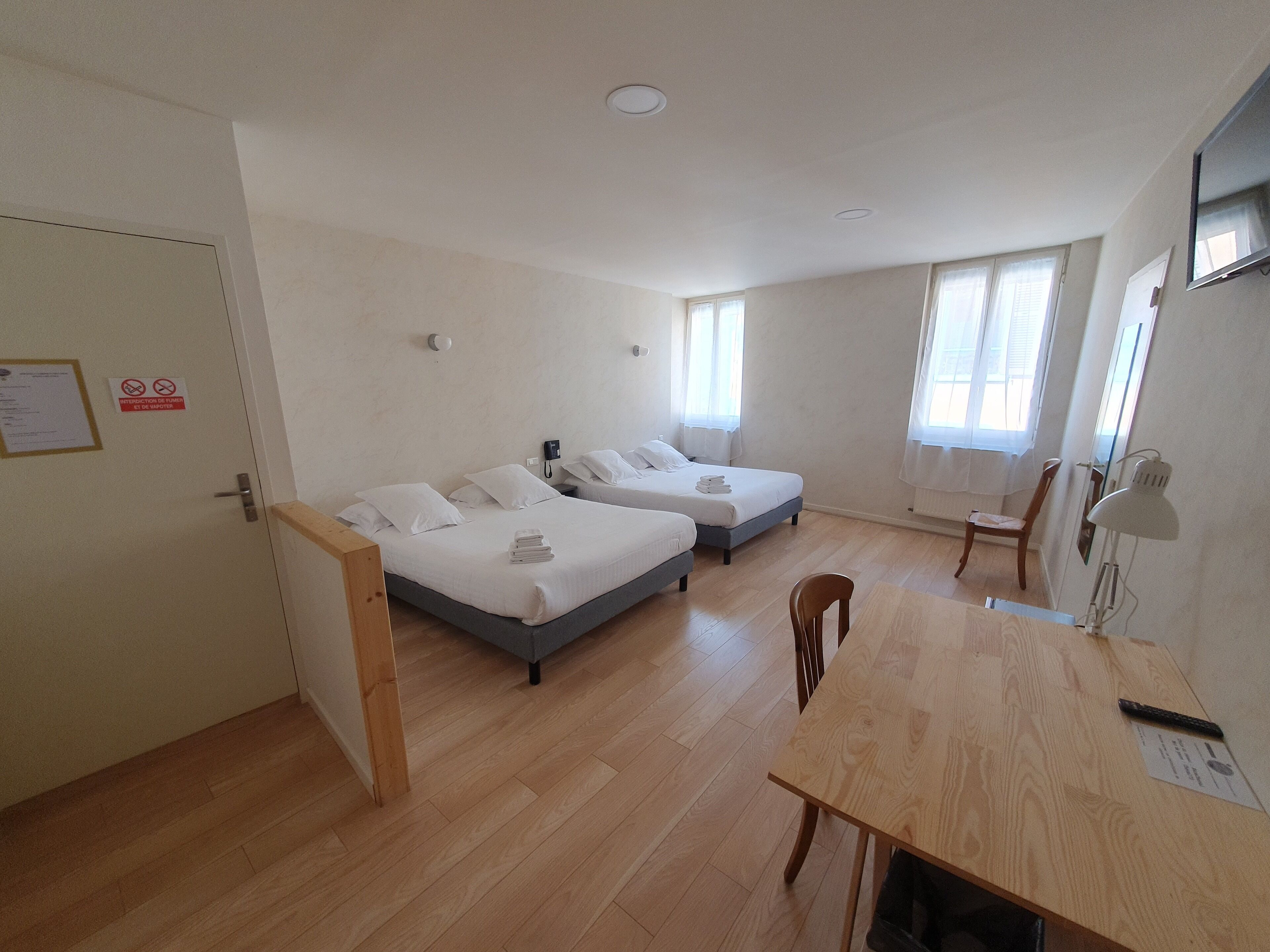 standard quadruple room, 2 double beds, non smoking | 1 bedroom, minibar, soundproofing, free wifi