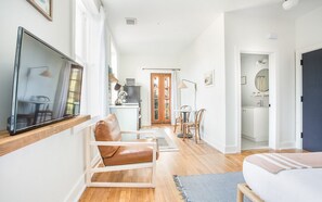 Iron/ironing board, free WiFi, bed sheets