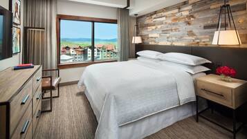 2 bedrooms, in-room safe, iron/ironing board, free WiFi