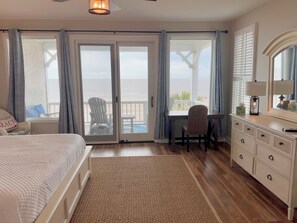 3 chambres, bureau, fer et planche à repasser, lit parapluie