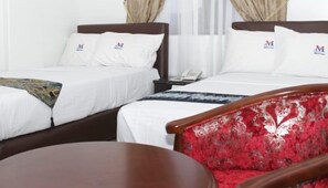 1 bedroom, Egyptian cotton sheets, premium bedding, down duvets
