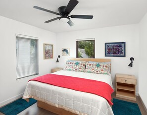 2 makuuhuonetta, silitysrauta/-lauta, ilmainen Wi-Fi, vuodevaatteet