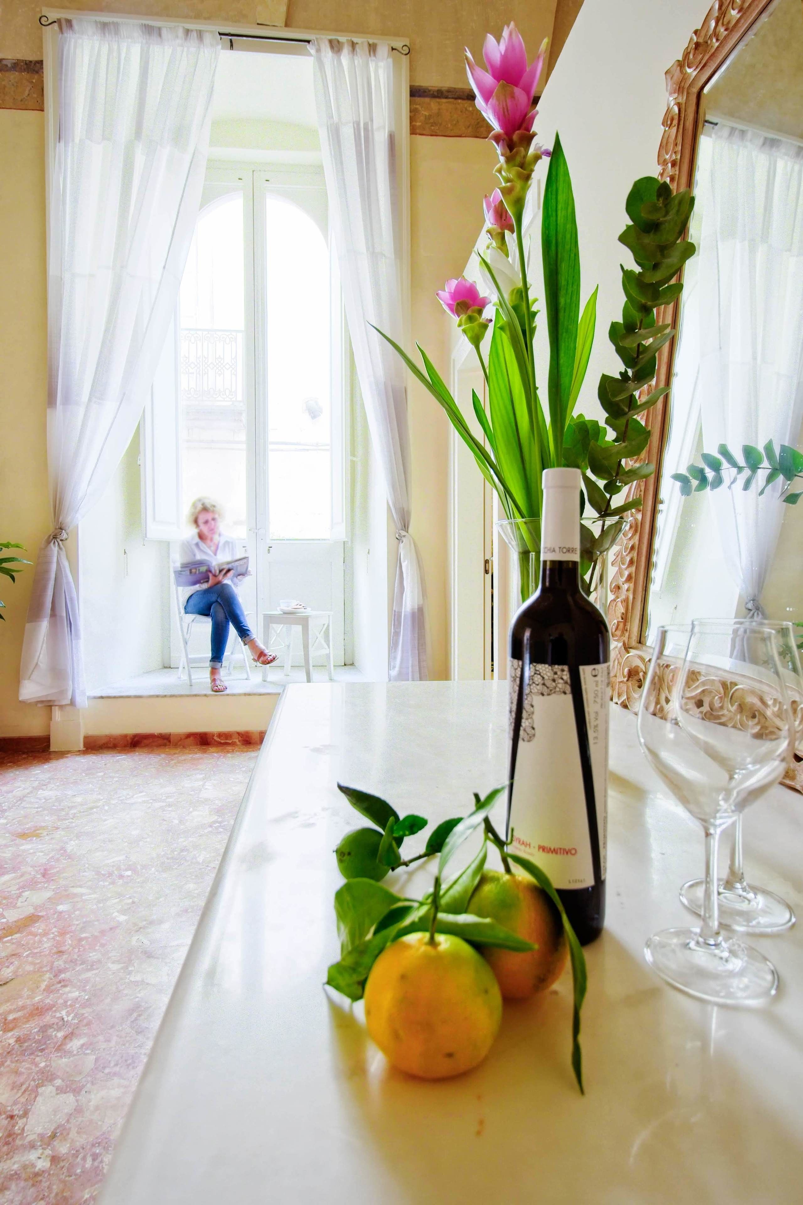 Luxury Room | Street view