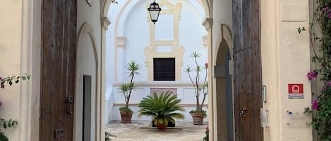 EntrĂ©e de lâhĂ©bergement